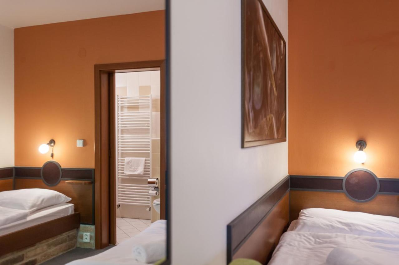Hotel Vinar - Bed & Breakfast Kurdějov Εξωτερικό φωτογραφία