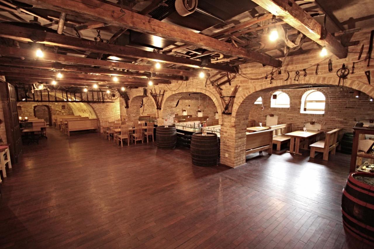 Hotel Vinar - Bed & Breakfast Kurdějov Εξωτερικό φωτογραφία
