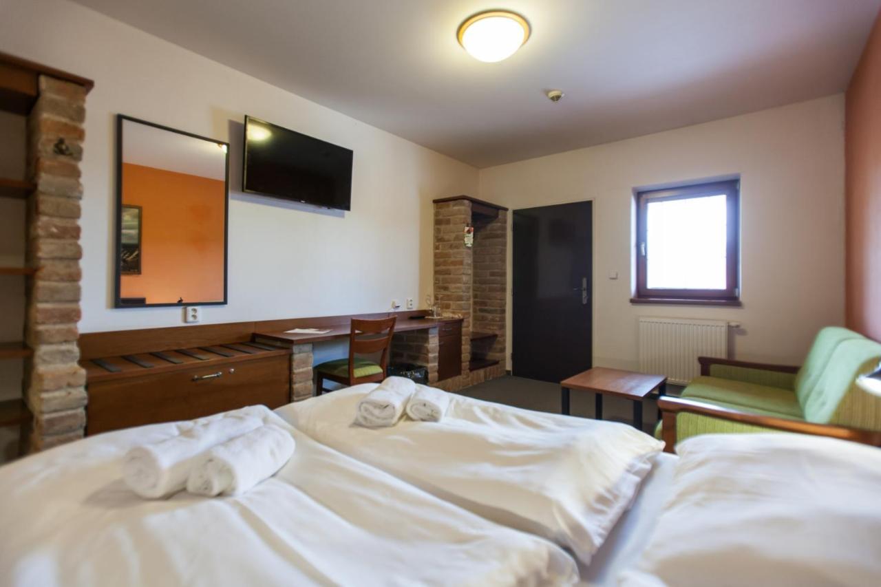 Hotel Vinar - Bed & Breakfast Kurdějov Εξωτερικό φωτογραφία